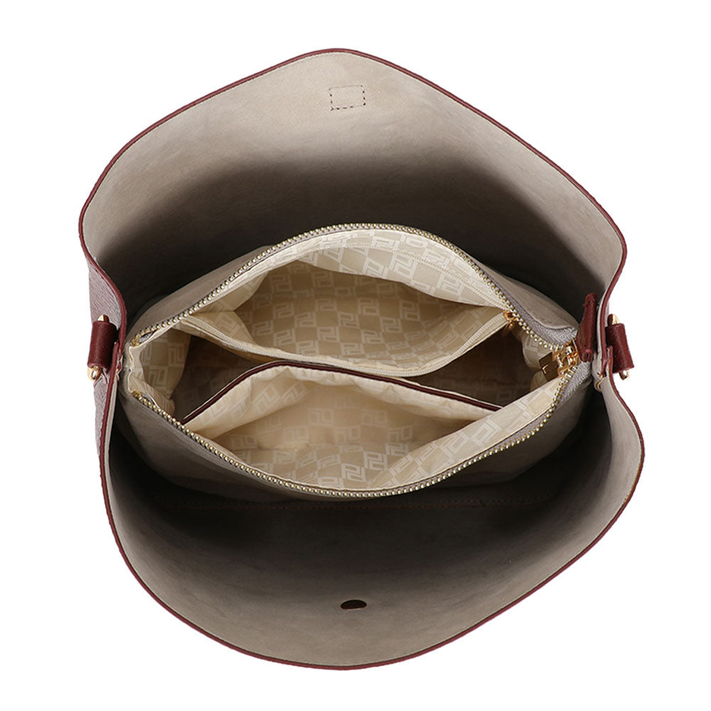 Bar bucket bag bordeaux red beige og burgunder med strukturert interiør og to glidelåslommer med kremfarget monogramfôr