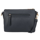 Bar cmprtmnt crossover blue er en svart teksturert skinn crossbody veske med gullfarget metall og avtagbar stropp