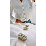 Signe White Flower Button Charm Gold