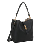 Bar bucket bag black i svart teksturert skinn med gullfarget metall og avtagbar skulderrem