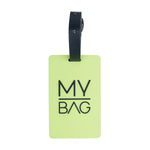 Limegrønn rektangulær navnelapp mybag med svart tekst og svart lærstropp for bagasjemerking