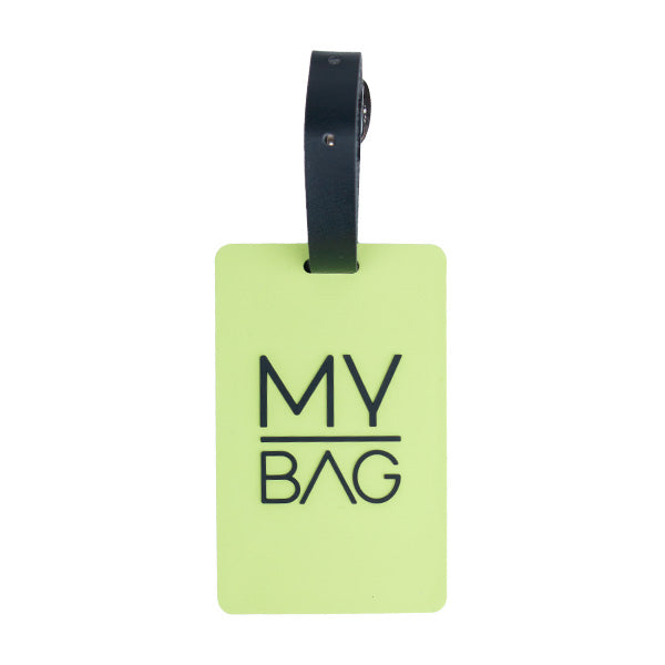 Limegrønn rektangulær navnelapp mybag med svart tekst og svart lærstropp for bagasjemerking
